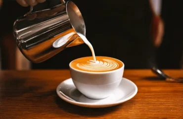 closeup-latte-art-creation-milk-600nw-2563103369 latte art